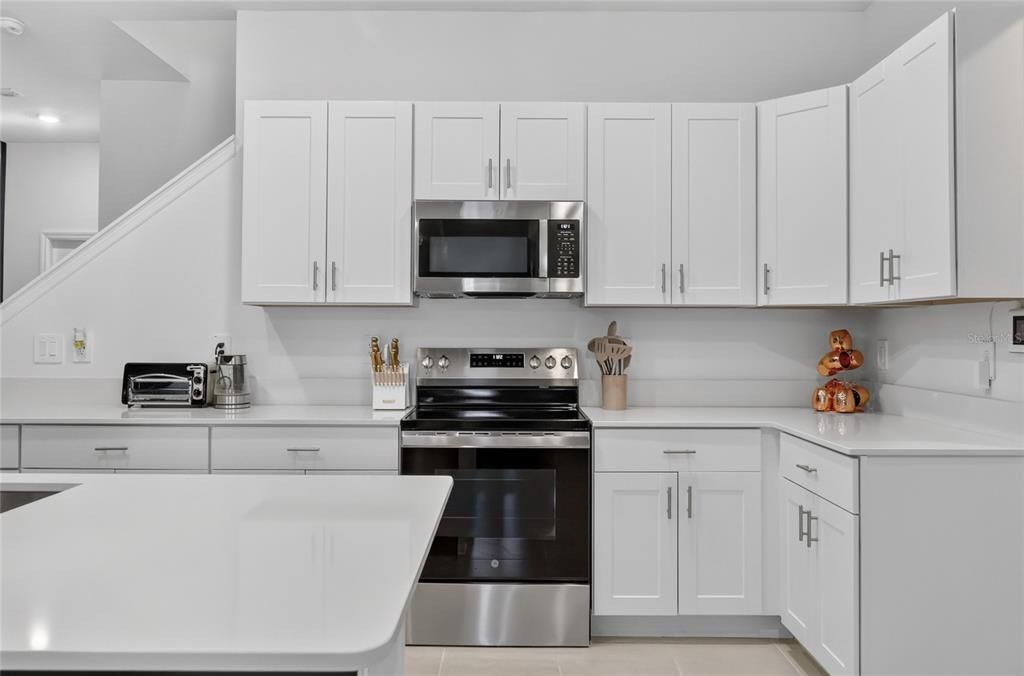For Sale: $343,500 (3 beds, 2 baths, 2319 Square Feet)