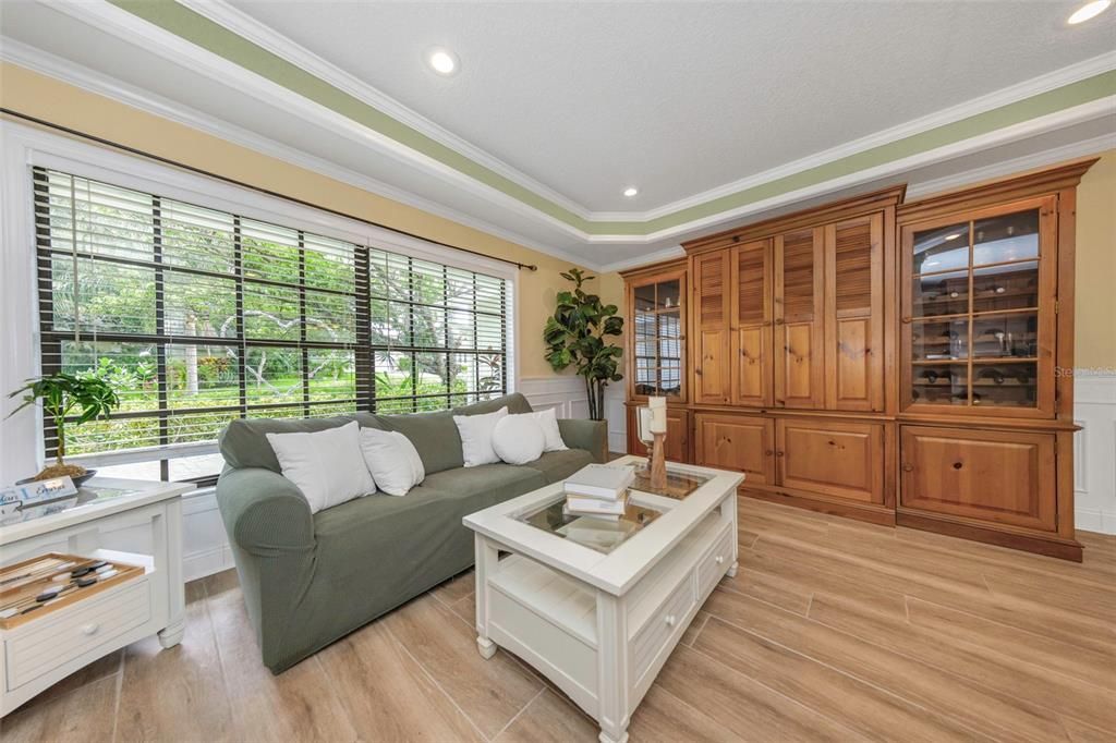 For Sale: $749,900 (4 beds, 3 baths, 2215 Square Feet)