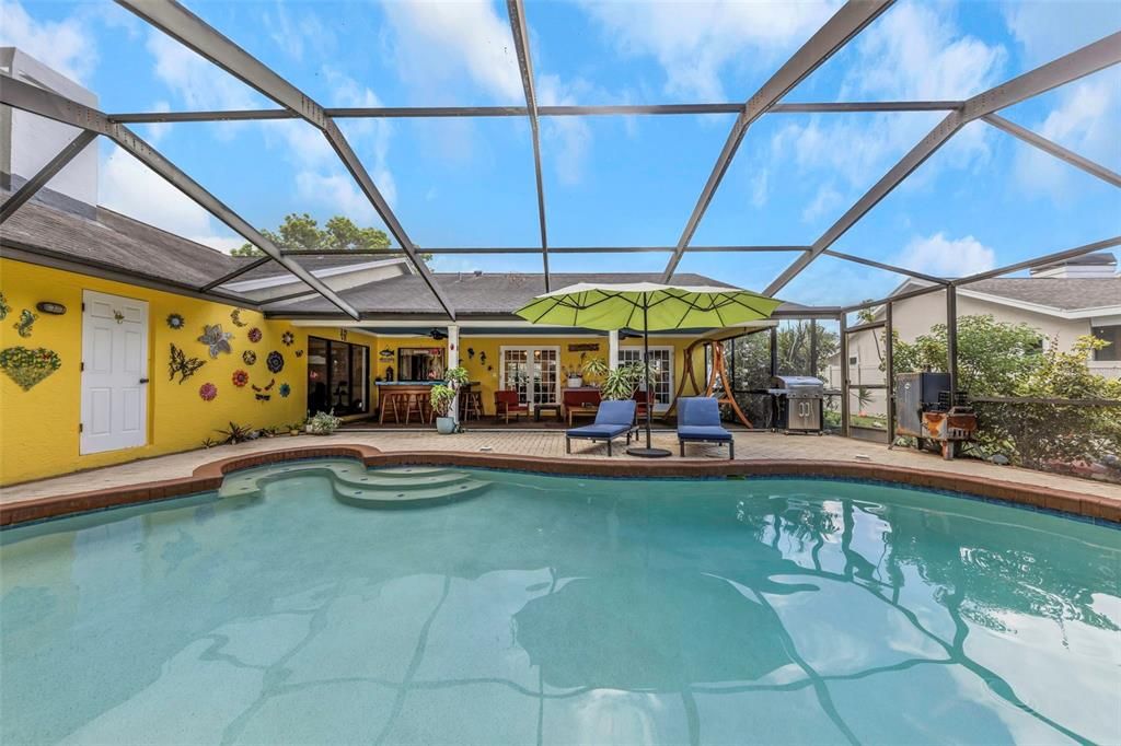 For Sale: $749,900 (4 beds, 3 baths, 2215 Square Feet)