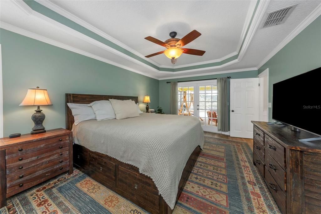 For Sale: $749,900 (4 beds, 3 baths, 2215 Square Feet)