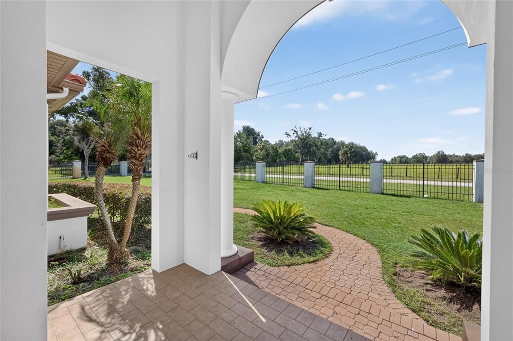 En Venta: $725,000 (4 camas, 3 baños, 2619 Pies cuadrados)