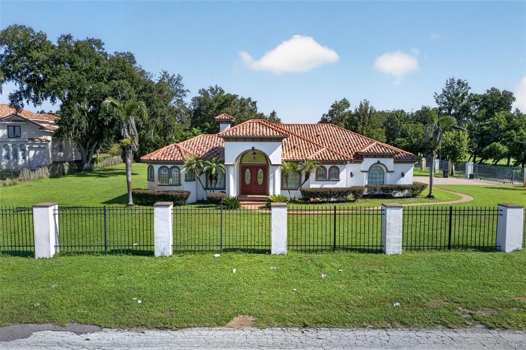 En Venta: $725,000 (4 camas, 3 baños, 2619 Pies cuadrados)