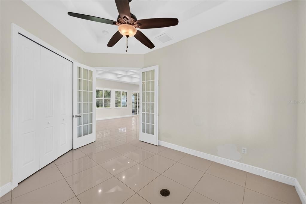 En Venta: $725,000 (4 camas, 3 baños, 2619 Pies cuadrados)