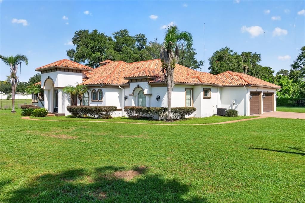 En Venta: $725,000 (4 camas, 3 baños, 2619 Pies cuadrados)