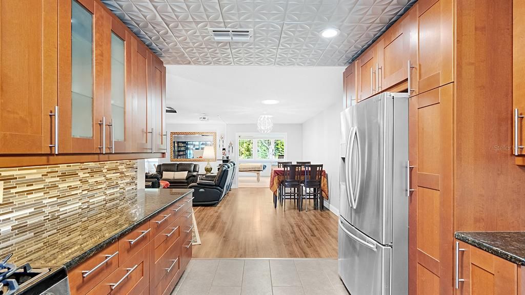 For Sale: $375,000 (2 beds, 2 baths, 2061 Square Feet)
