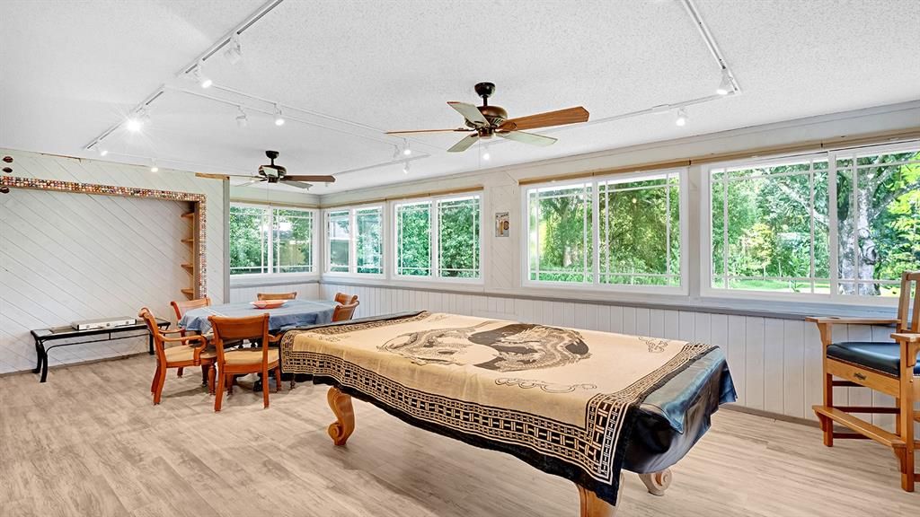 For Sale: $375,000 (2 beds, 2 baths, 2061 Square Feet)
