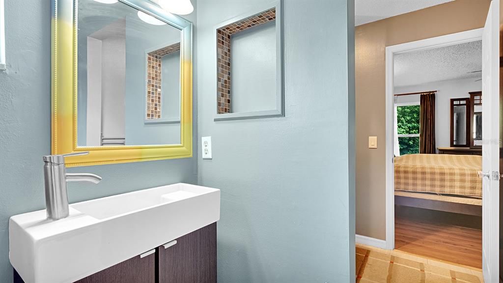 For Sale: $375,000 (2 beds, 2 baths, 2061 Square Feet)