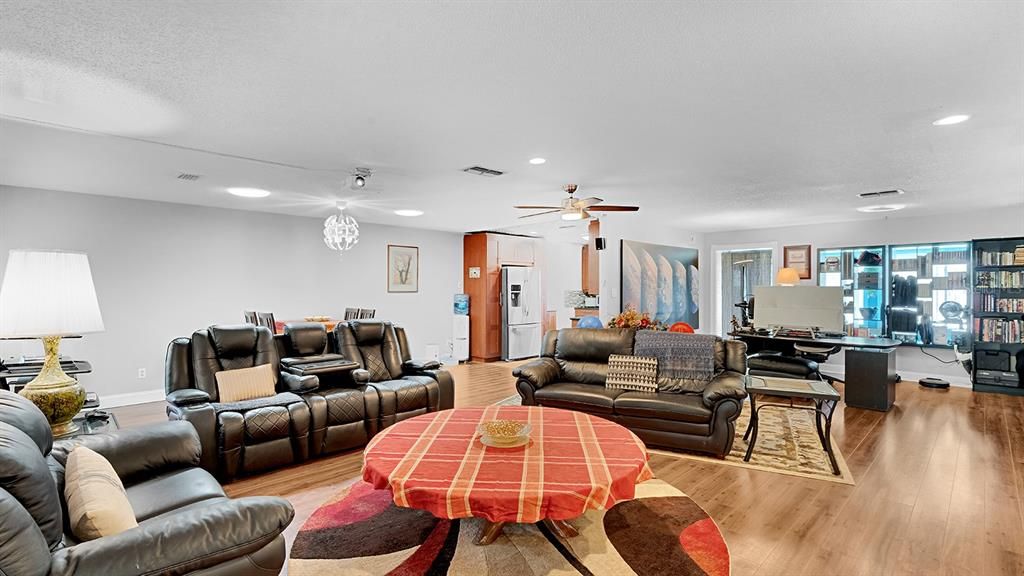 For Sale: $375,000 (2 beds, 2 baths, 2061 Square Feet)