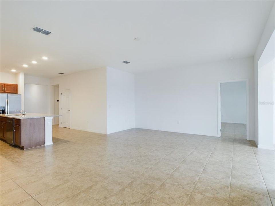 En Renta: $2,600 (3 camas, 2 baños, 2035 Pies cuadrados)