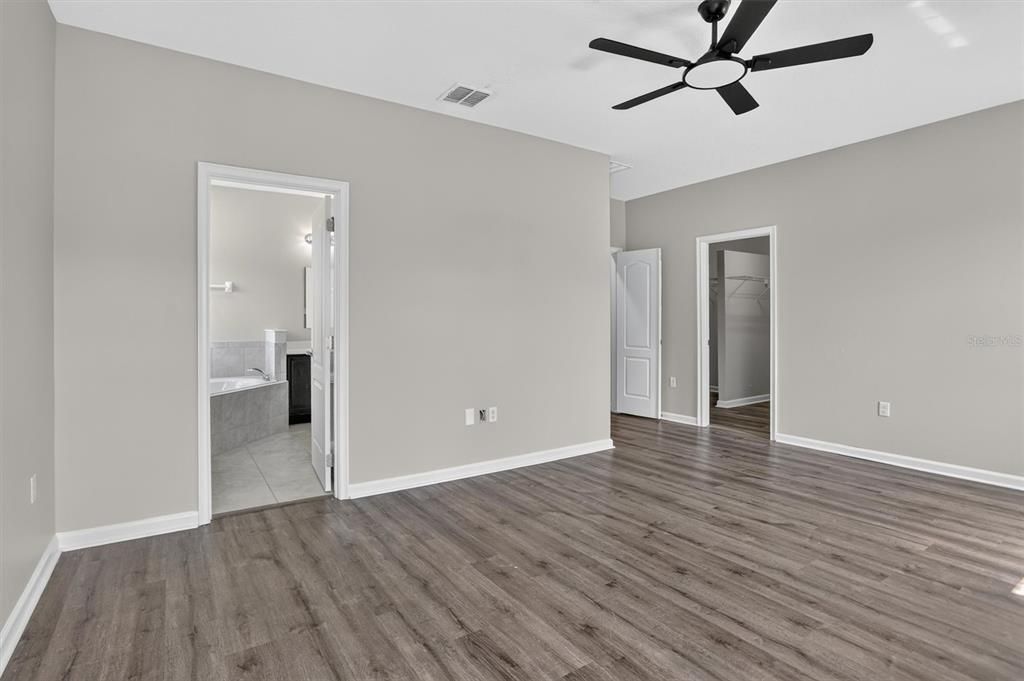 For Sale: $524,900 (5 beds, 4 baths, 3519 Square Feet)