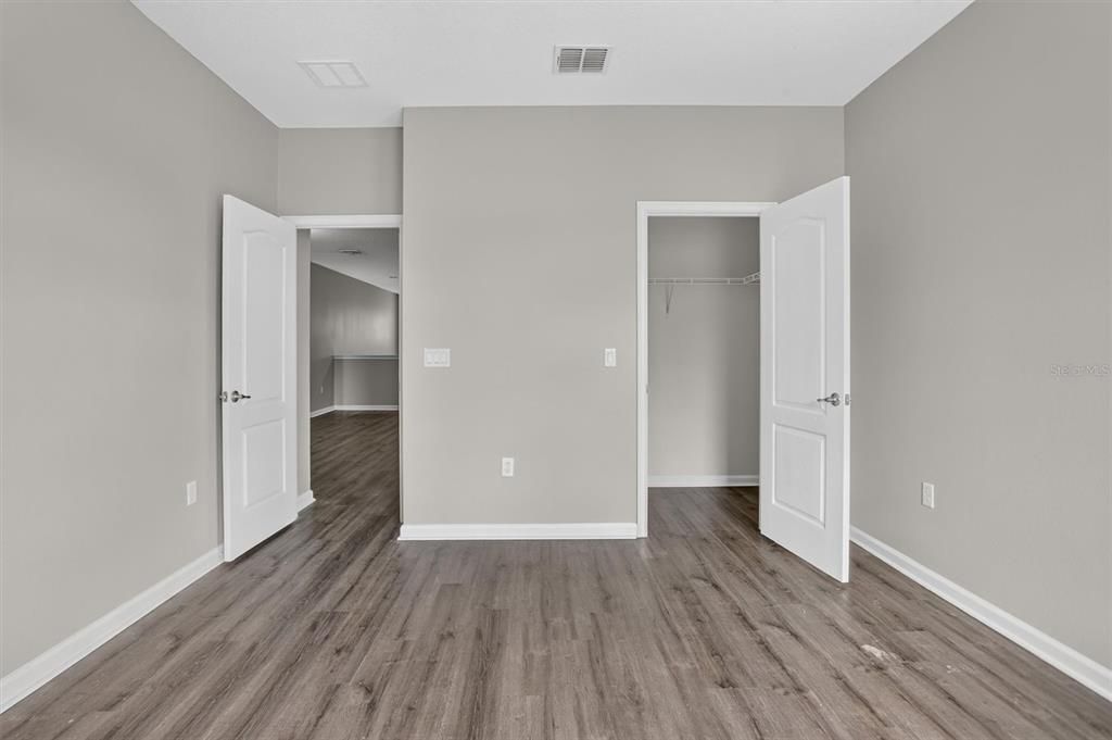 For Sale: $524,900 (5 beds, 4 baths, 3519 Square Feet)