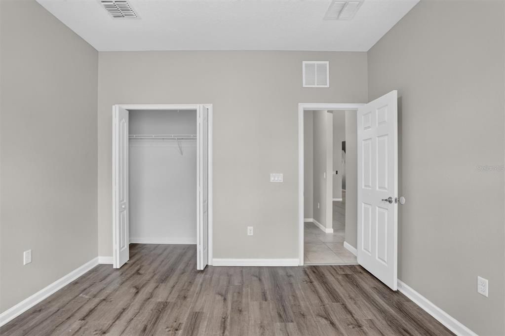 For Sale: $524,900 (5 beds, 4 baths, 3519 Square Feet)