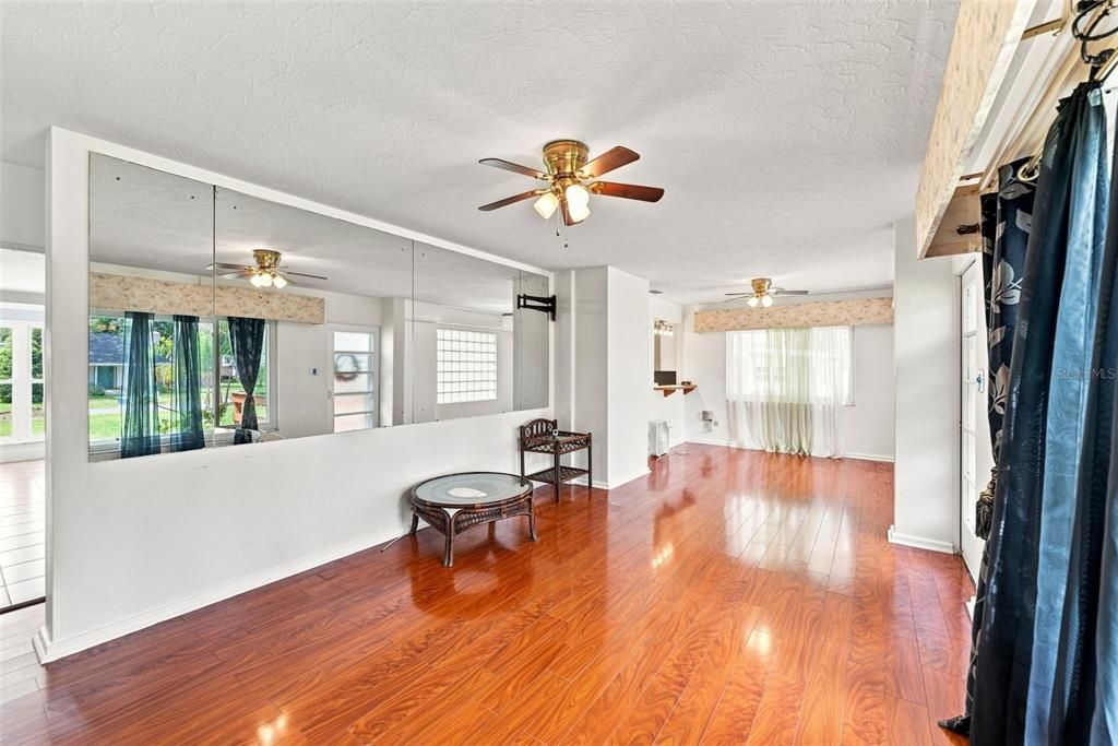 En Venta: $350,000 (2 camas, 1 baños, 1539 Pies cuadrados)