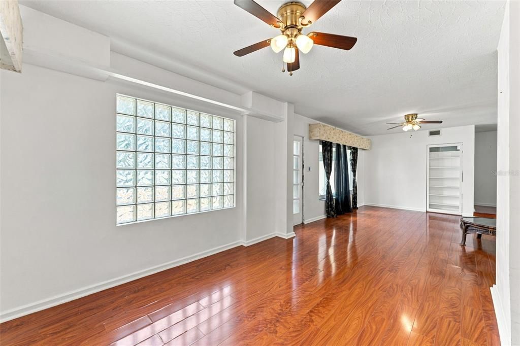 En Venta: $350,000 (2 camas, 1 baños, 1539 Pies cuadrados)