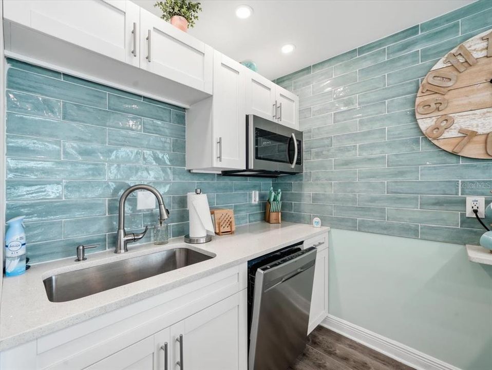 For Sale: $874,900 (2 beds, 2 baths, 1320 Square Feet)