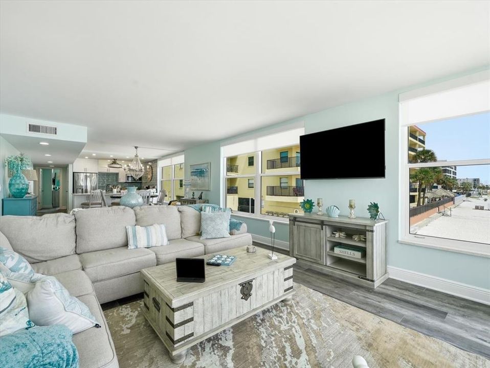 For Sale: $874,900 (2 beds, 2 baths, 1320 Square Feet)