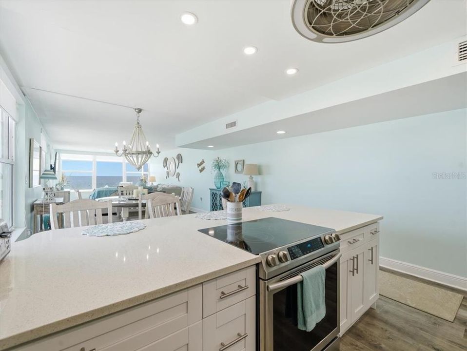 For Sale: $874,900 (2 beds, 2 baths, 1320 Square Feet)