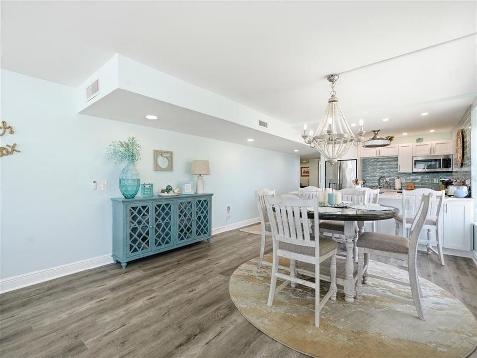 For Sale: $874,900 (2 beds, 2 baths, 1320 Square Feet)