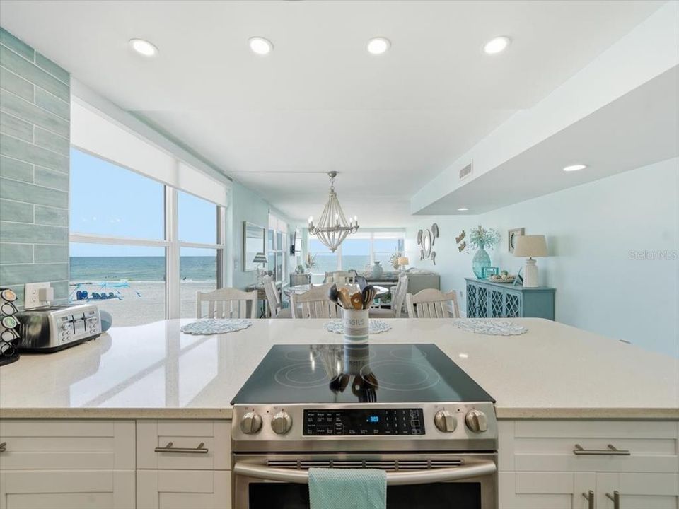 For Sale: $874,900 (2 beds, 2 baths, 1320 Square Feet)
