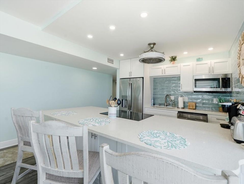 For Sale: $874,900 (2 beds, 2 baths, 1320 Square Feet)