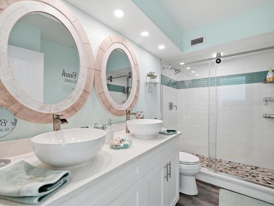For Sale: $874,900 (2 beds, 2 baths, 1320 Square Feet)