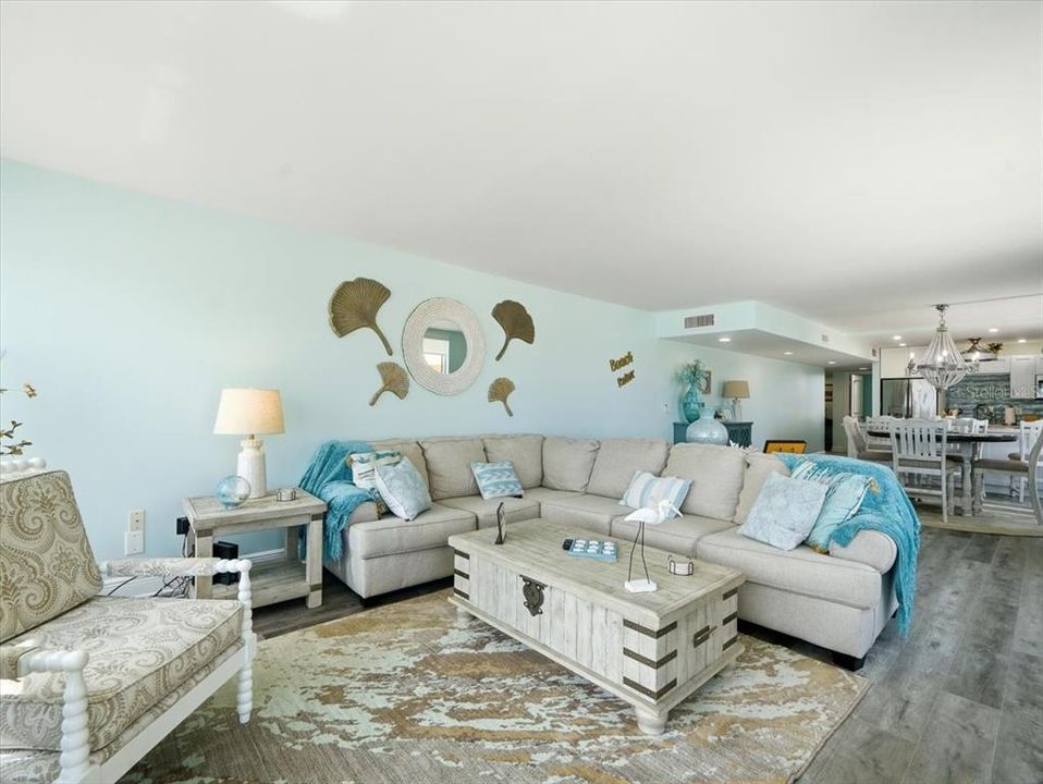 For Sale: $874,900 (2 beds, 2 baths, 1320 Square Feet)