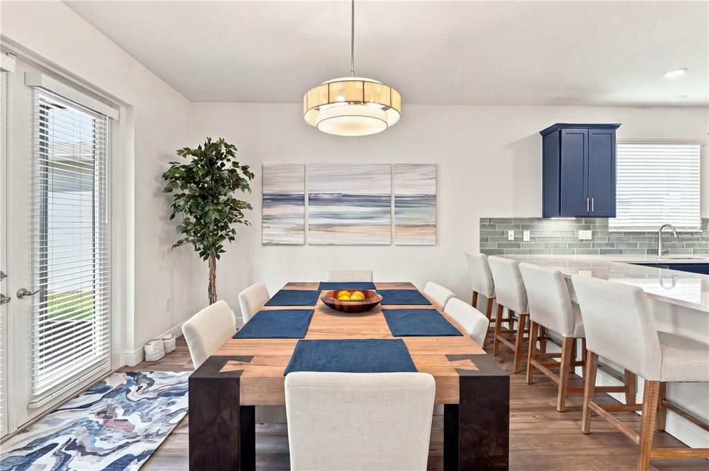 En Venta: $449,000 (3 camas, 2 baños, 2391 Pies cuadrados)