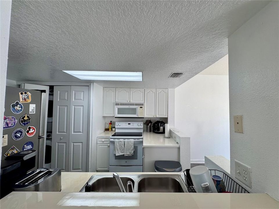 En Venta: $305,000 (4 camas, 3 baños, 1881 Pies cuadrados)