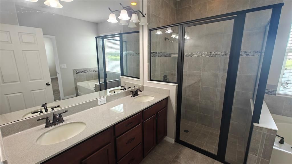 For Rent: $3,299 (4 beds, 4 baths, 2811 Square Feet)