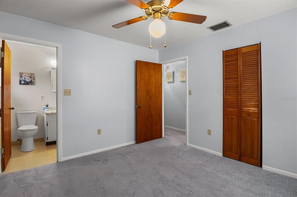 En Venta: $219,900 (2 camas, 2 baños, 1314 Pies cuadrados)