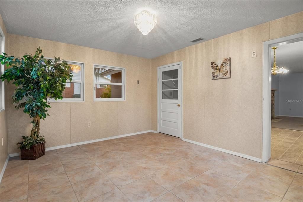 En Venta: $219,900 (2 camas, 2 baños, 1314 Pies cuadrados)