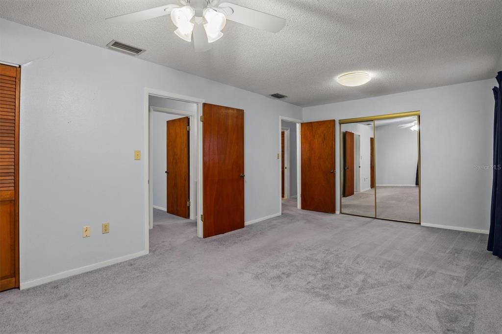 En Venta: $219,900 (2 camas, 2 baños, 1314 Pies cuadrados)