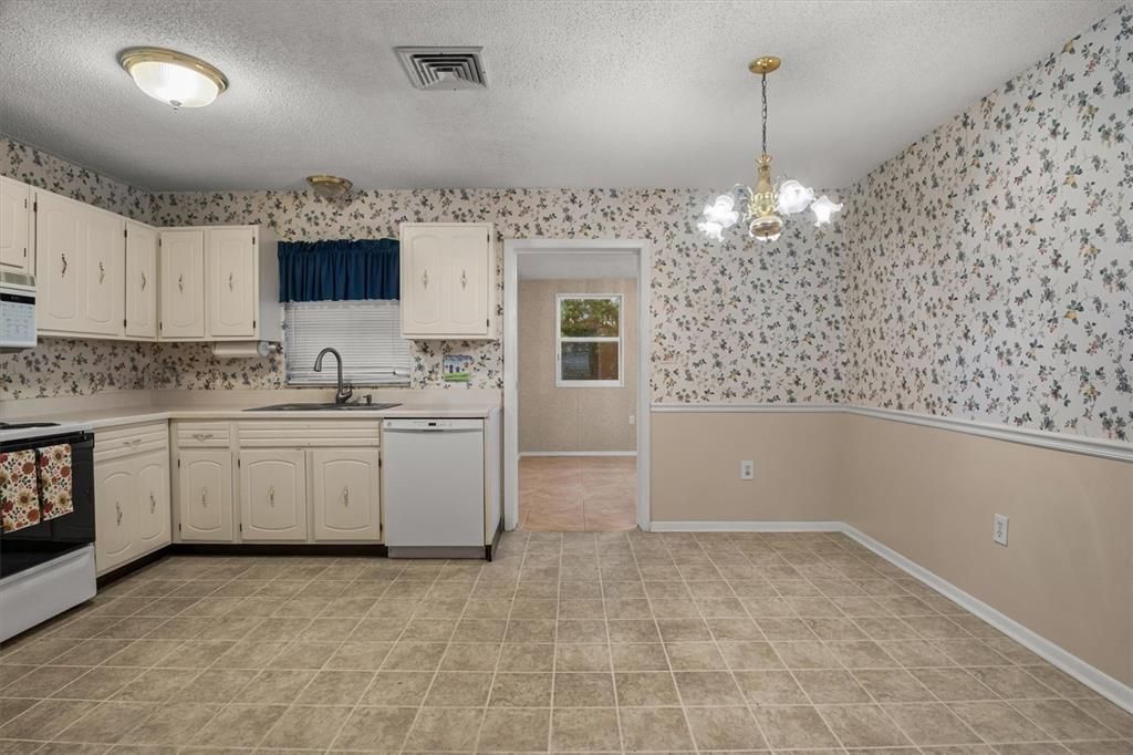 En Venta: $219,900 (2 camas, 2 baños, 1314 Pies cuadrados)