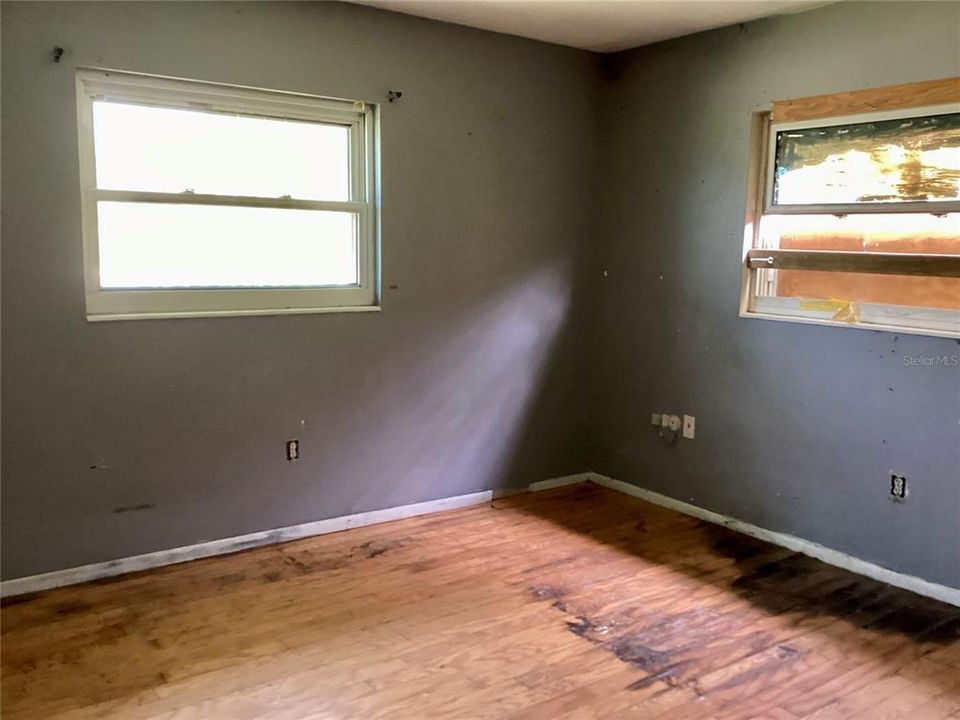 En Venta: $275,000 (3 camas, 2 baños, 2004 Pies cuadrados)