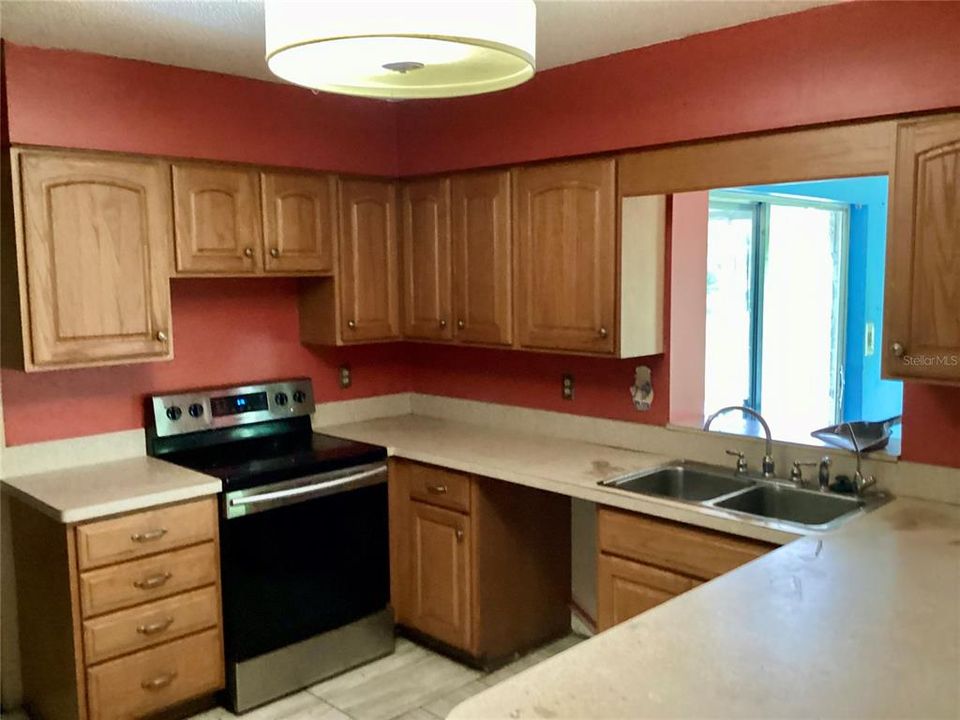 En Venta: $275,000 (3 camas, 2 baños, 2004 Pies cuadrados)