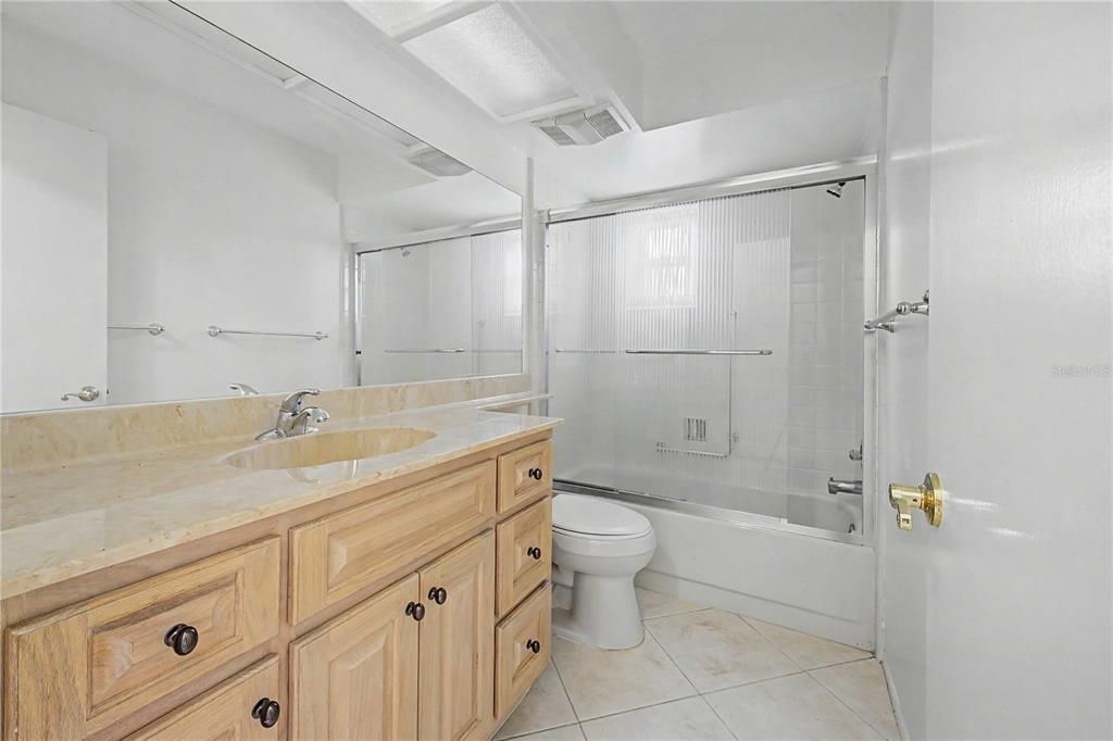 For Sale: $280,000 (2 beds, 2 baths, 1674 Square Feet)