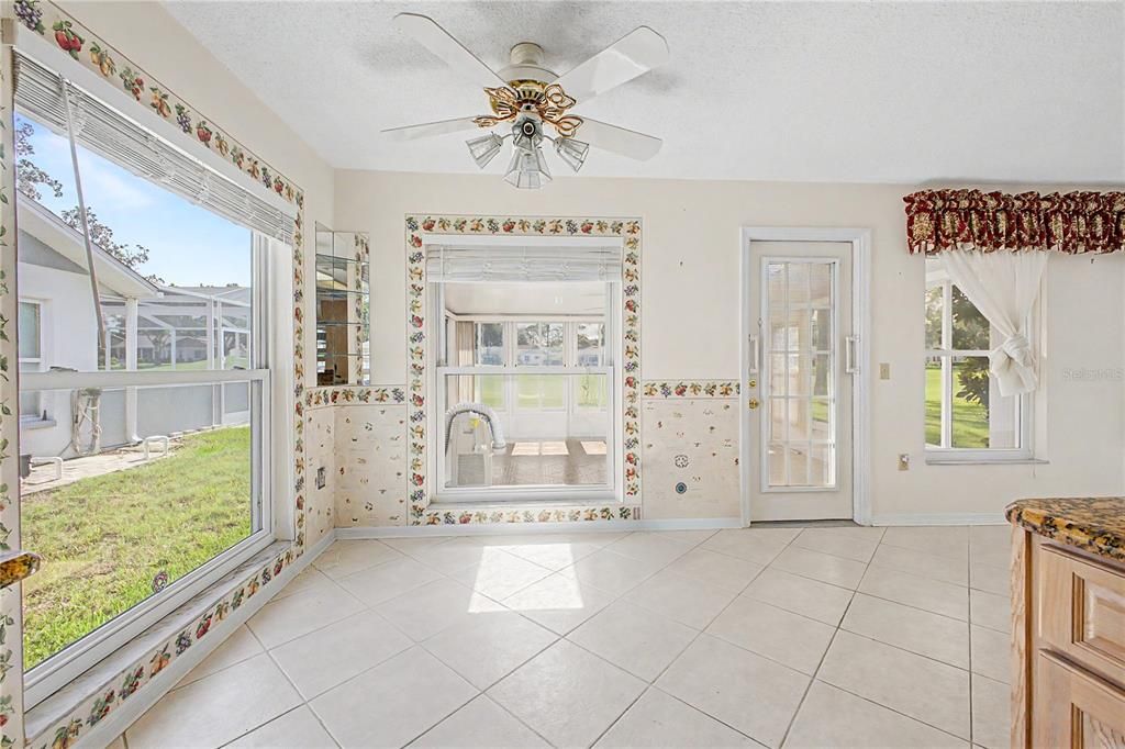For Sale: $280,000 (2 beds, 2 baths, 1674 Square Feet)