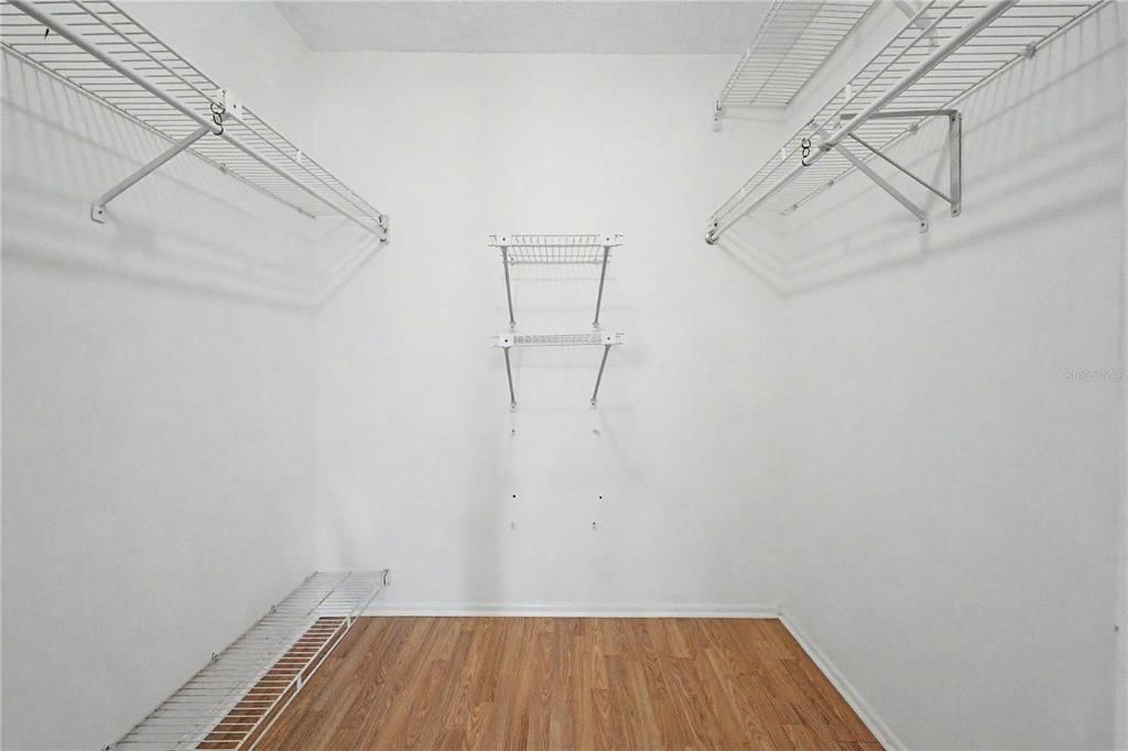 For Sale: $280,000 (2 beds, 2 baths, 1674 Square Feet)