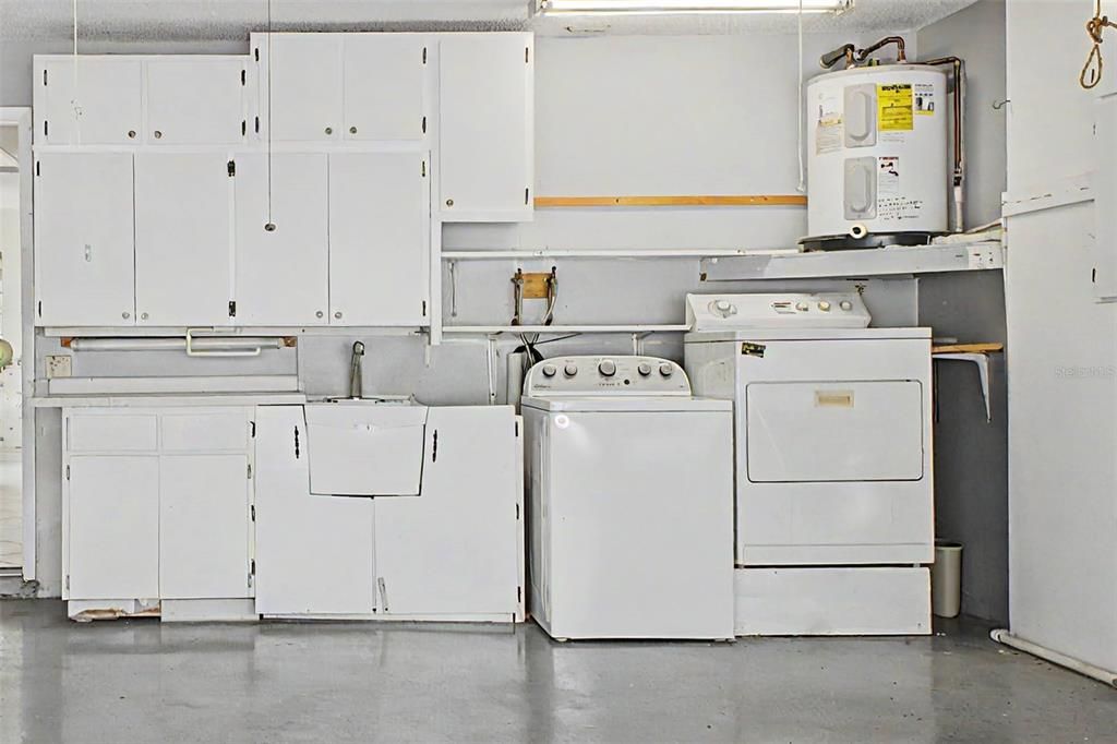 For Sale: $280,000 (2 beds, 2 baths, 1674 Square Feet)