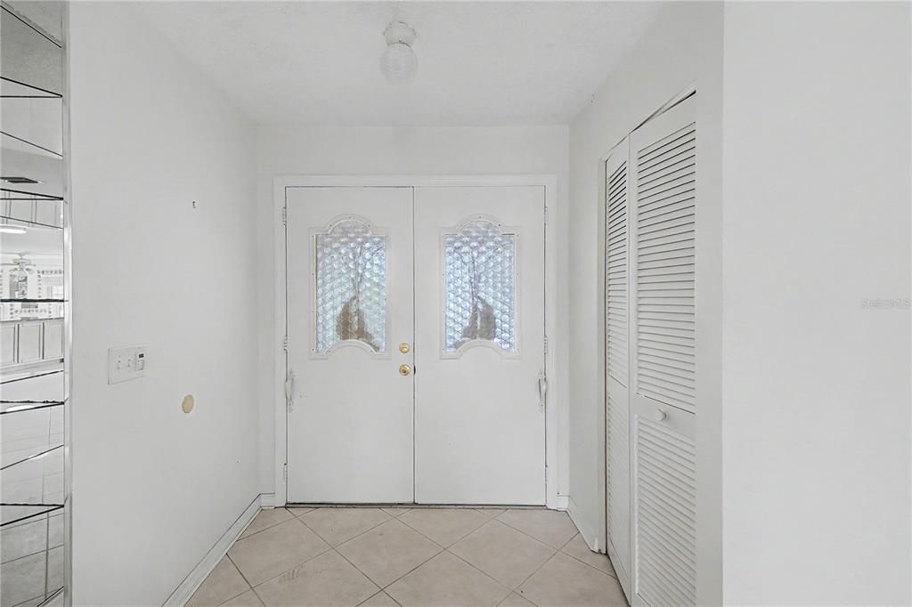 For Sale: $280,000 (2 beds, 2 baths, 1674 Square Feet)