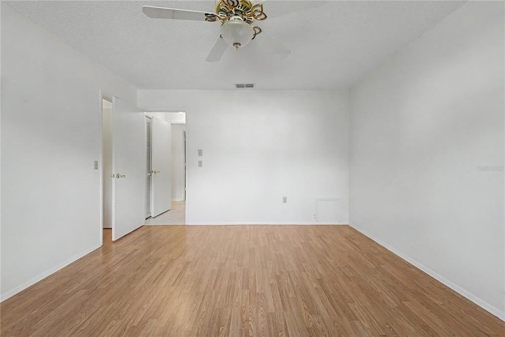 For Sale: $280,000 (2 beds, 2 baths, 1674 Square Feet)