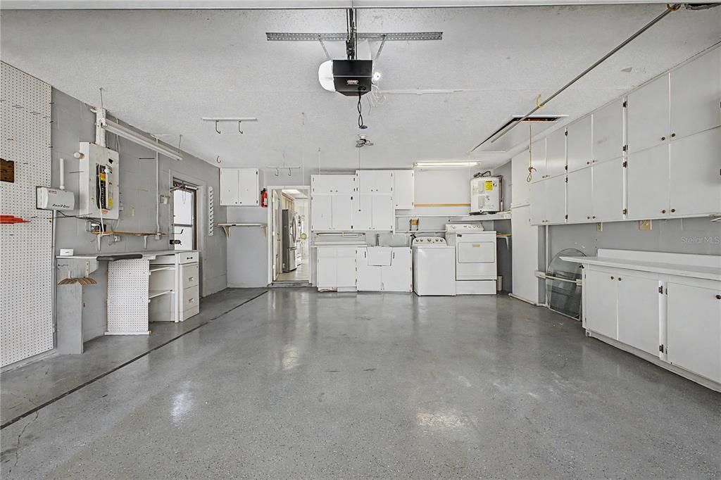 For Sale: $280,000 (2 beds, 2 baths, 1674 Square Feet)