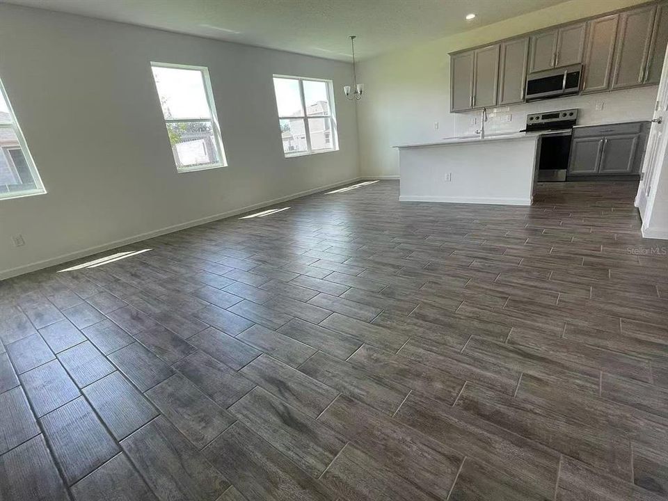 На продажу: $389,900 (4 спален, 3 ванн, 2392 Квадратных фут)
