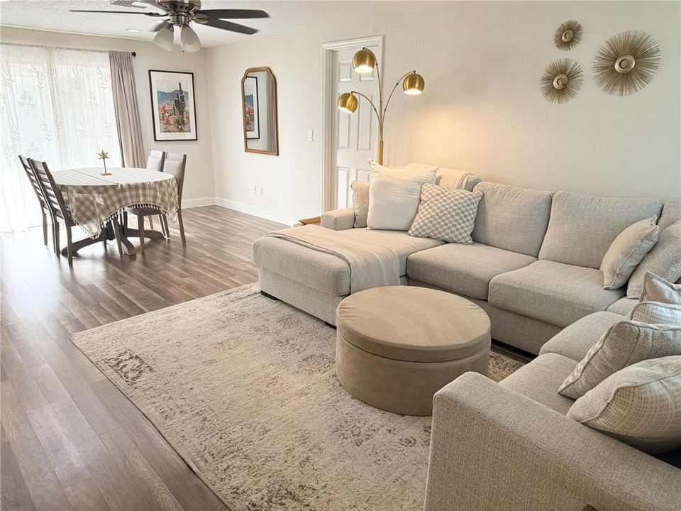 For Sale: $235,000 (2 beds, 2 baths, 1025 Square Feet)