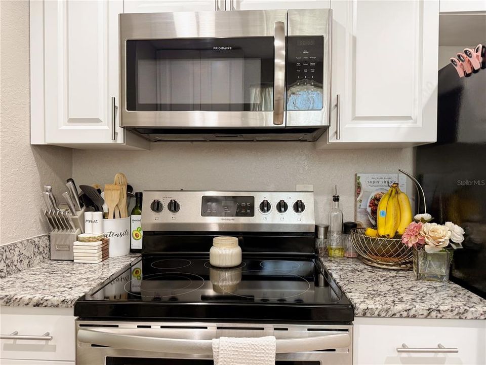 For Sale: $235,000 (2 beds, 2 baths, 1025 Square Feet)
