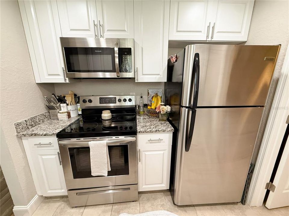 For Sale: $235,000 (2 beds, 2 baths, 1025 Square Feet)