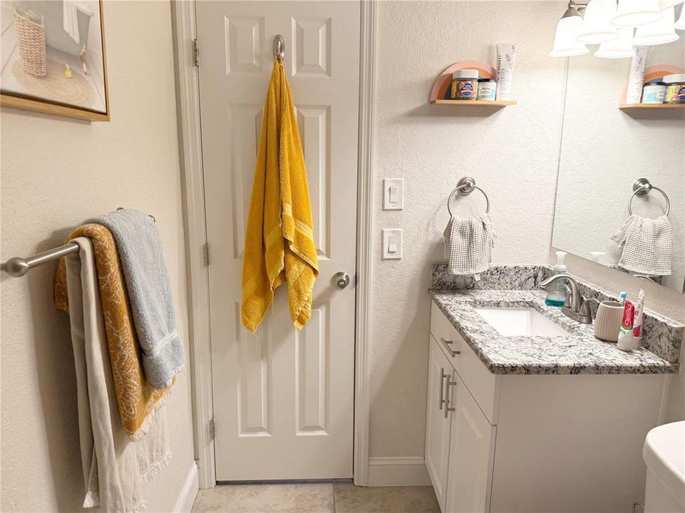 For Sale: $235,000 (2 beds, 2 baths, 1025 Square Feet)
