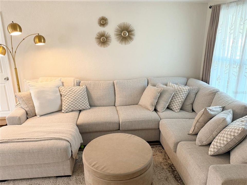 For Sale: $235,000 (2 beds, 2 baths, 1025 Square Feet)