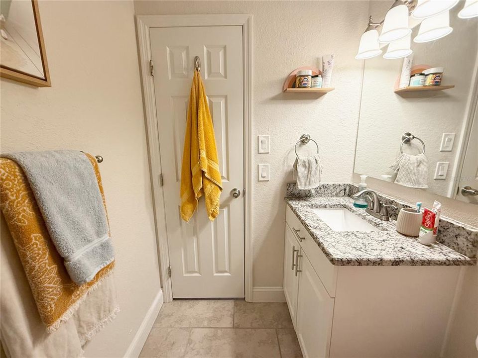 For Sale: $235,000 (2 beds, 2 baths, 1025 Square Feet)