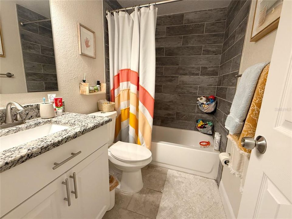 For Sale: $235,000 (2 beds, 2 baths, 1025 Square Feet)